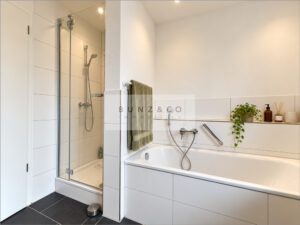 Hauptbadezimmer