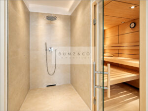 Sauna mit Dusche