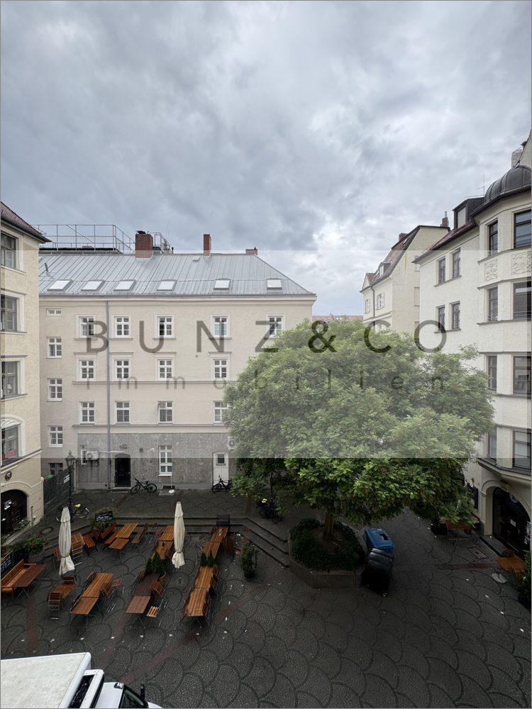 Immobilienangebot - München - Alle - Charmante Altbauwohnung mit Balkon im Herzen Münchens!