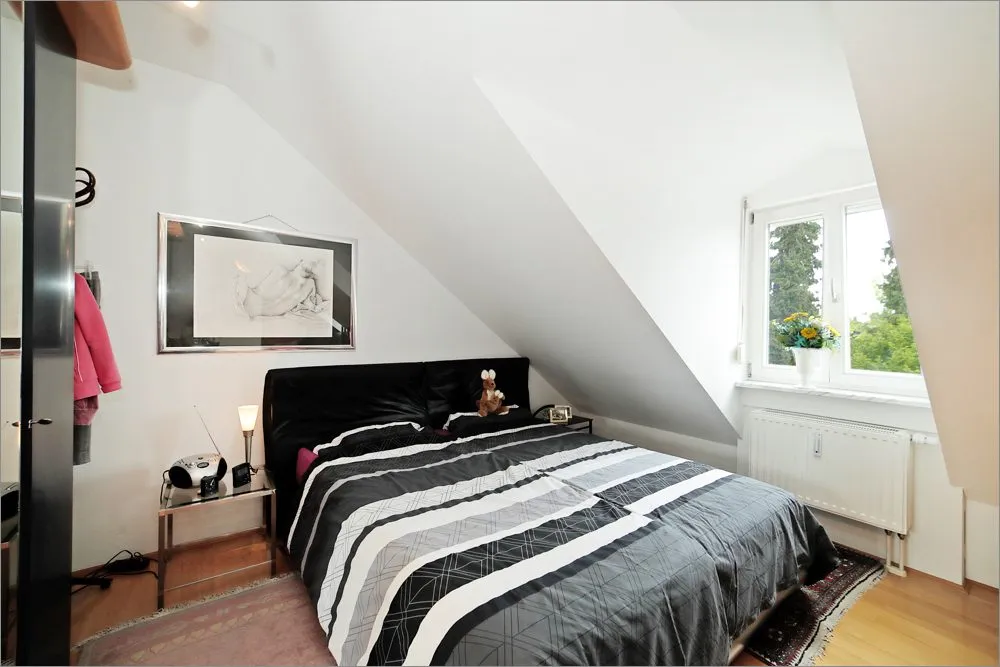 Immobilienangebot - München - Alle - Dachgeschosswohnung mit Balkon und TG-Stellplatz – Gepflegte Kapitalanlage in München-Forstenried