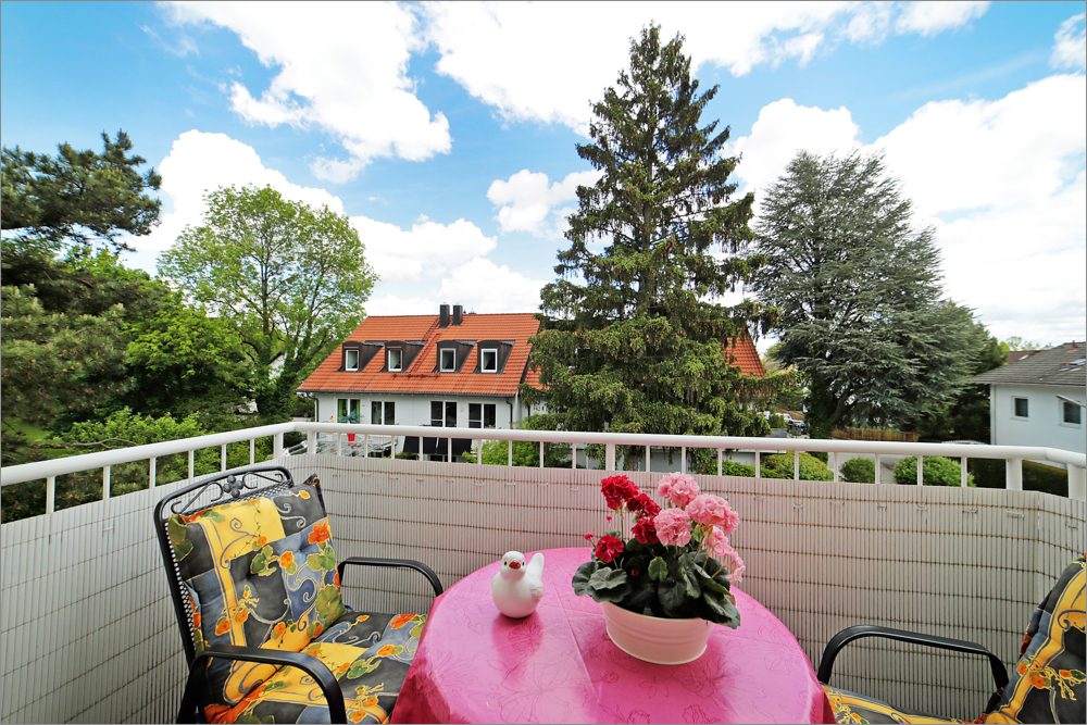 Immobilienangebot - München - Alle - Dachgeschosswohnung mit Balkon und TG-Stellplatz – Gepflegte Kapitalanlage in München-Forstenried
