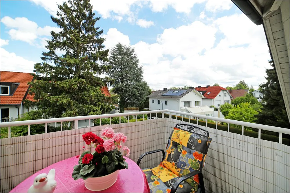 Immobilienangebot - München - Alle - Dachgeschosswohnung mit Balkon und TG-Stellplatz – Gepflegte Kapitalanlage in München-Forstenried