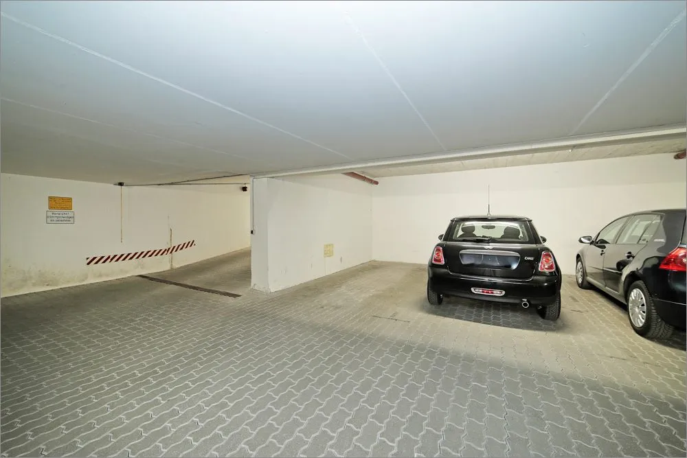 Immobilienangebot - München - Alle - Dachgeschosswohnung mit Balkon und TG-Stellplatz – Gepflegte Kapitalanlage in München-Forstenried