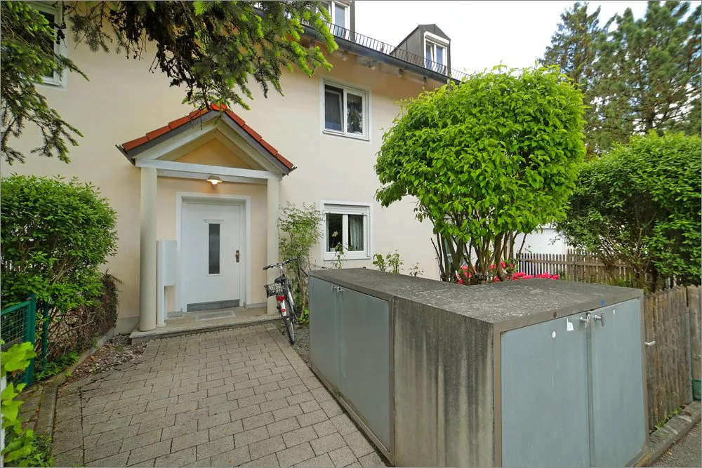 Immobilienangebot - München - Alle - Dachgeschosswohnung mit Balkon und TG-Stellplatz – Gepflegte Kapitalanlage in München-Forstenried