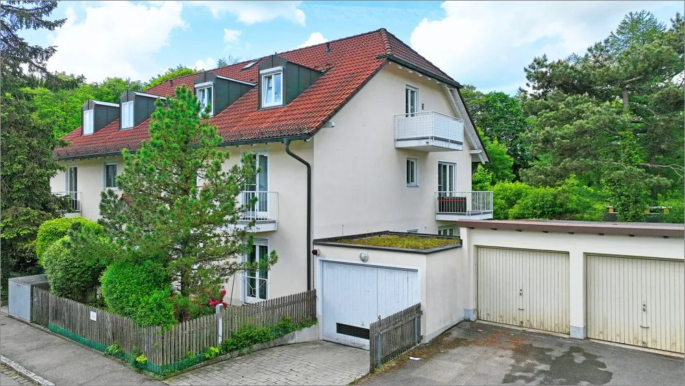 Immobilienangebot - München - Alle - Dachgeschosswohnung mit Balkon und TG-Stellplatz – Gepflegte Kapitalanlage in München-Forstenried