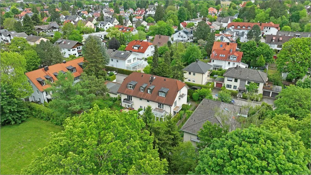Immobilienangebot - München - Alle - Dachgeschosswohnung mit Balkon und TG-Stellplatz – Gepflegte Kapitalanlage in München-Forstenried
