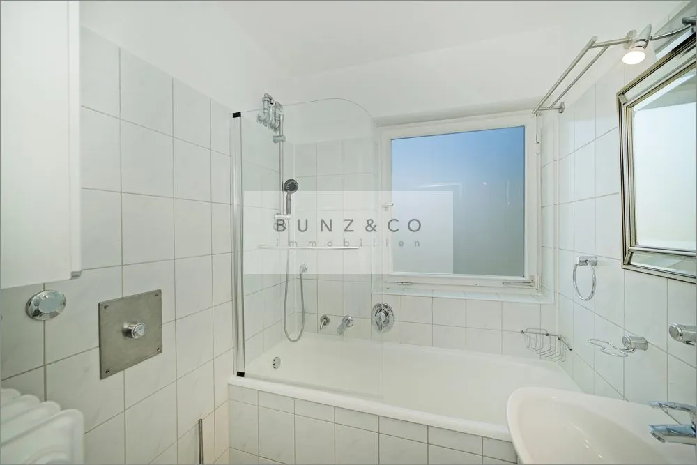 Immobilienangebot - München - Alle - Premiumlage Solln: Gepflegte 2-Zimmer-Wohnung mit Südbalkon - TG-Stellplatz inklusive