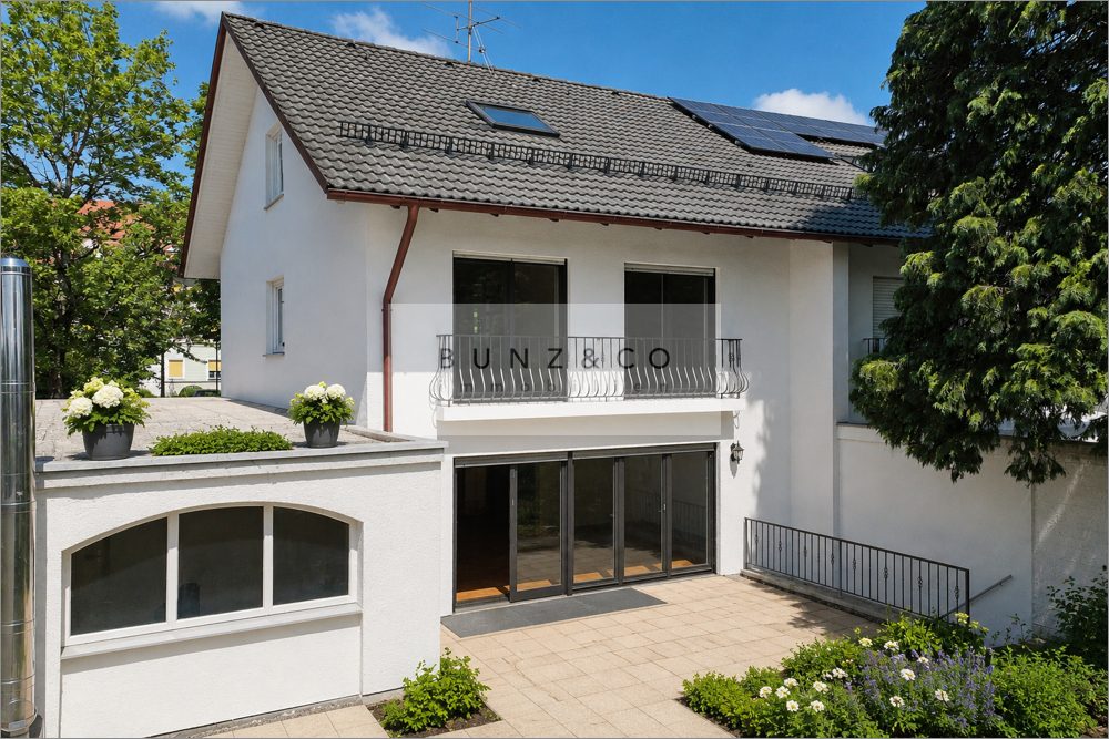 Immobilienangebot - Pullach - Alle - Seltene Gelegenheit in Pullach – Renovierungsbedürftige Doppelhaushälfte mit großem Grundstück
