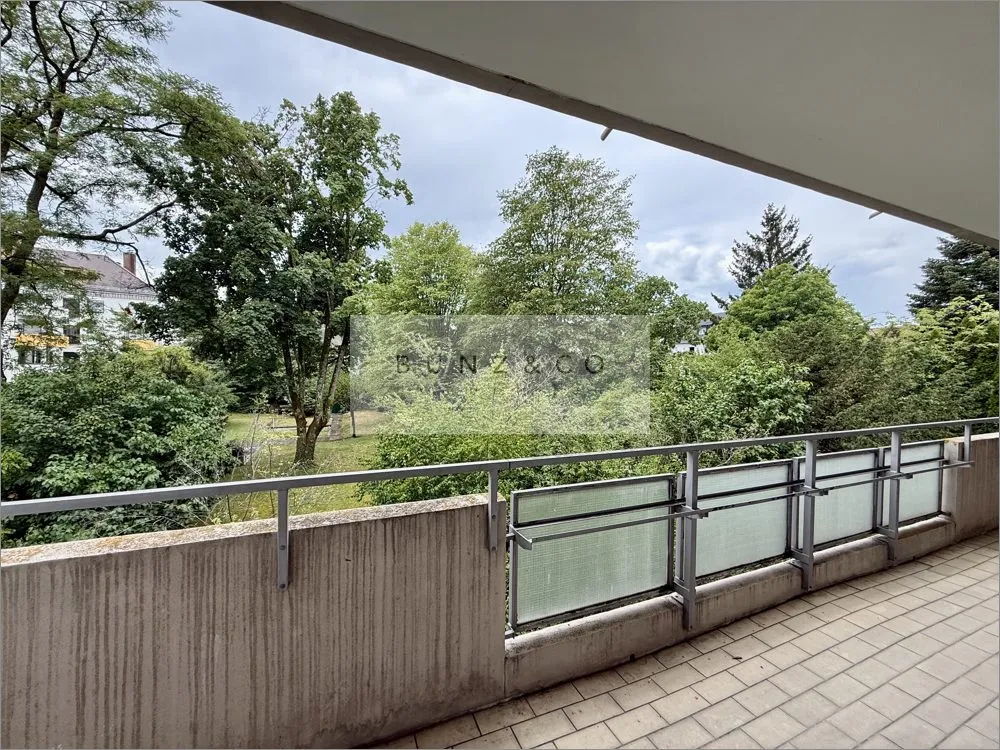Immobilienangebot - München / Laim - Alle - Renovierte teilmöblierte Wohnung mit Südloggia, Einbauküche und TG-Stellplatz
