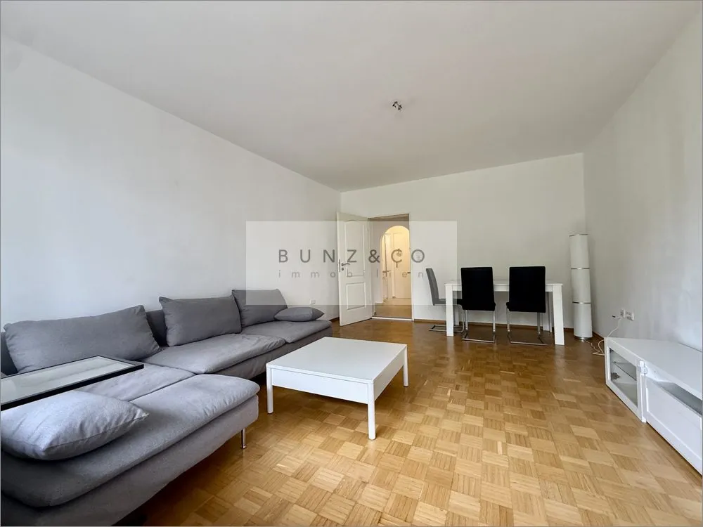 Immobilienangebot - München / Laim - Alle - Renovierte teilmöblierte Wohnung mit Südloggia, Einbauküche und TG-Stellplatz