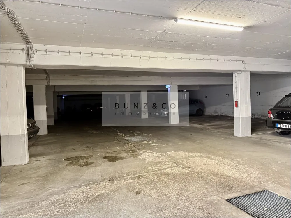 Immobilienangebot - München / Laim - Alle - Renovierte teilmöblierte Wohnung mit Südloggia, Einbauküche und TG-Stellplatz