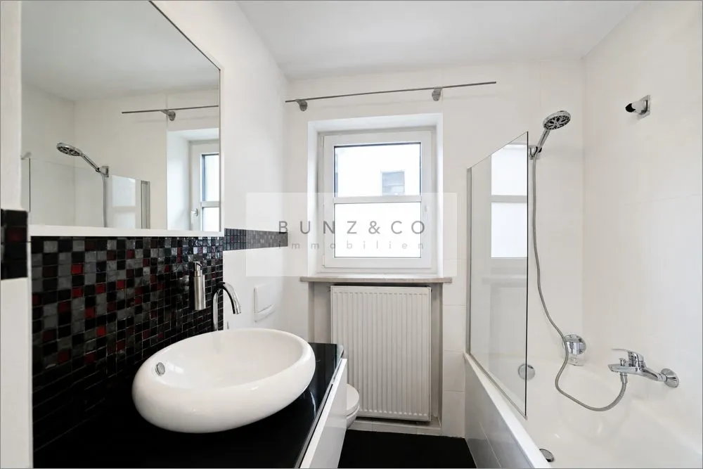Immobilienangebot - Grafing bei München - Alle - Wohnen wie im eigenen Haus – großzügige Maisonette auf zwei Ebenen