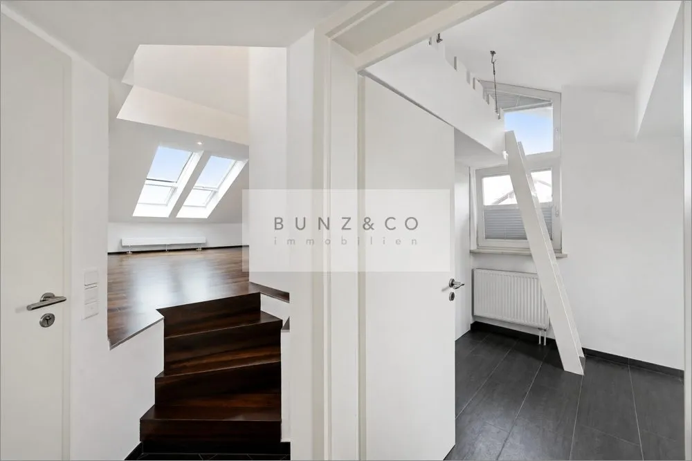 Immobilienangebot - Grafing bei München - Alle - Wohnen wie im eigenen Haus – großzügige Maisonette auf zwei Ebenen