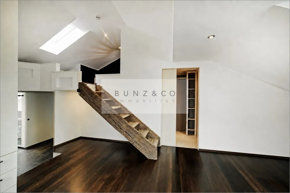 Immobilienangebot - Grafing bei München - Alle - Wohnen wie im eigenen Haus – großzügige Maisonette auf zwei Ebenen