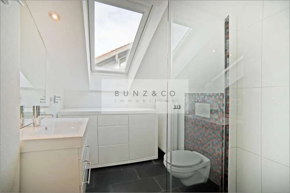 Immobilienangebot - Grafing bei München - Alle - Wohnen wie im eigenen Haus – großzügige Maisonette auf zwei Ebenen